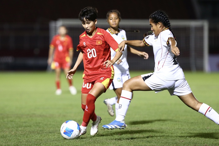 U19 nữ Việt Nam thắng 6-0, cầu thủ rời sân trong nước mắt - Ảnh 1.