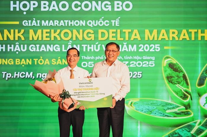10.000 vận động viên đua tài Giải Marathon quốc tế "Vietcombank Mekong Delta"- Ảnh 2. 10.000 vận động viên đua tài Giải Marathon quốc tế "Vietcombank Mekong Delta"- Ảnh 2.