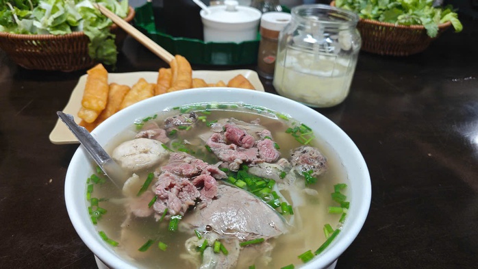 Ổ bánh mì, tô phở rục rịch tăng giá 2.000 – 5.000 đồng - Ảnh 3.