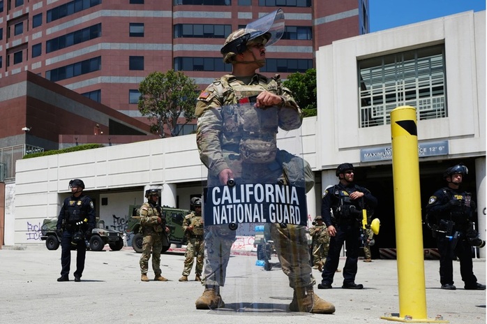 Tổng thống Donald Trump cảnh báo thêm quân đến Los Angeles- Ảnh 1. Tổng thống Donald Trump cảnh báo thêm quân đến Los Angeles- Ảnh 1.