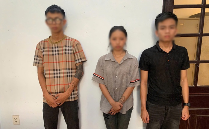 Dùng "hàng nóng" hỗn chiến ở quán nhậu Tháp bia Tam Kỳ - Ảnh 1.