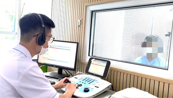 Điếc đột ngột do tắm đêm bằng nước lạnh - Ảnh 2.