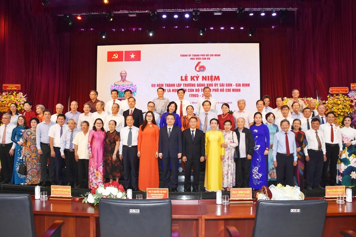 Tự hào là nơi rèn luyện của biết bao cán bộ lãnh đạo TP HCM- Ảnh 1. Tự hào là nơi rèn luyện của biết bao cán bộ lãnh đạo TP HCM- Ảnh 1.