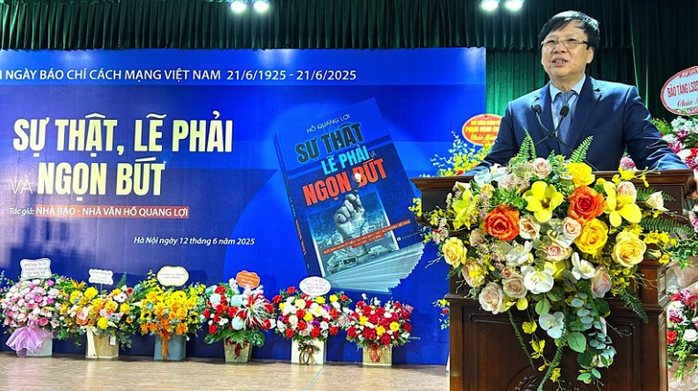 Ra mắt sách "Sự thật, lẽ phải và ngọn bút" của nhà báo Hồ Quang Lợi- Ảnh 1. Ra mắt sách "Sự thật, lẽ phải và ngọn bút" của nhà báo Hồ Quang Lợi- Ảnh 1.