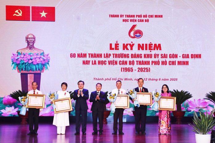 Tự hào là nơi rèn luyện của biết bao cán bộ lãnh đạo TP HCM- Ảnh 3. Tự hào là nơi rèn luyện của biết bao cán bộ lãnh đạo TP HCM- Ảnh 3.