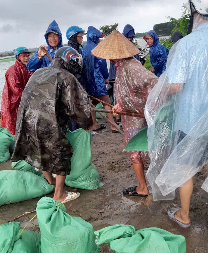 Nhiều chuyến bay bị ảnh hưởng do thời tiết xấu tại sân bay Đà Nẵng- Ảnh 12. Nhiều chuyến bay bị ảnh hưởng do thời tiết xấu tại sân bay Đà Nẵng- Ảnh 12.