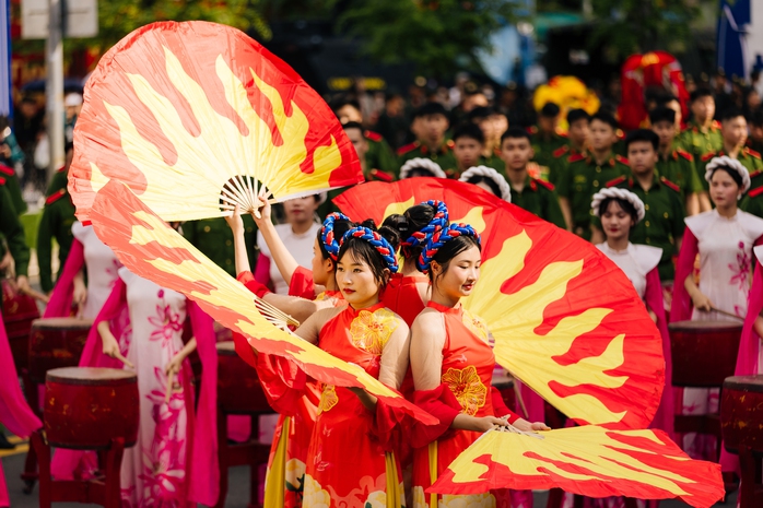 SOOBIN ấn tượng với Tiến quân ca - Ảnh 7.