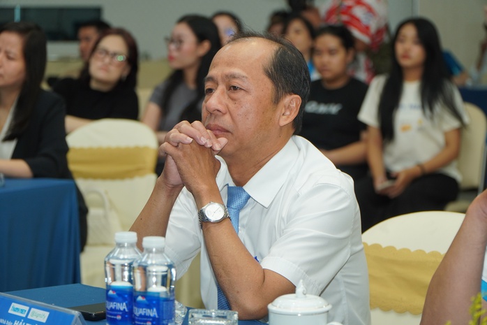 Báo Thanh Niên ký kết hợp tác với Signify Việt Nam đồng hành chương trình“Cùng con đi tiếp cuộc đời"- Ảnh 1. Báo Thanh Niên ký kết hợp tác với Signify Việt Nam đồng hành chương trình“Cùng con đi tiếp cuộc đời"- Ảnh 1.