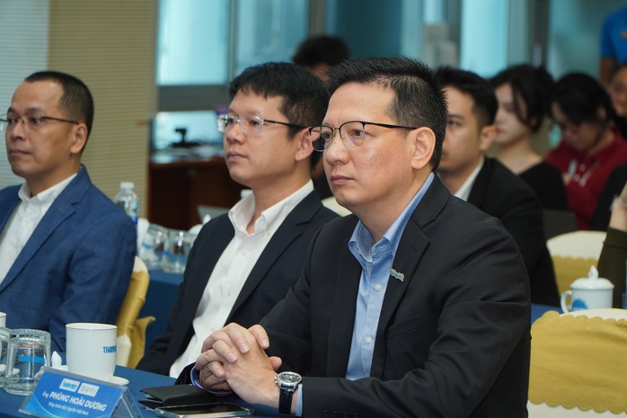 Báo Thanh Niên ký kết hợp tác với Signify Việt Nam đồng hành chương trình“Cùng con đi tiếp cuộc đời"- Ảnh 2. Báo Thanh Niên ký kết hợp tác với Signify Việt Nam đồng hành chương trình“Cùng con đi tiếp cuộc đời"- Ảnh 2.