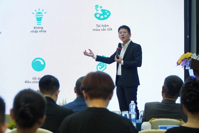 Báo Thanh Niên ký kết hợp tác với Signify Việt Nam đồng hành chương trình“Cùng con đi tiếp cuộc đời"- Ảnh 8. Báo Thanh Niên ký kết hợp tác với Signify Việt Nam đồng hành chương trình“Cùng con đi tiếp cuộc đời"- Ảnh 8.