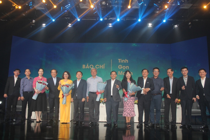 Báo chí phải tinh, gọn, mạnh hơn sau sắp xếp- Ảnh 4. Báo chí phải tinh, gọn, mạnh hơn sau sắp xếp- Ảnh 4.
