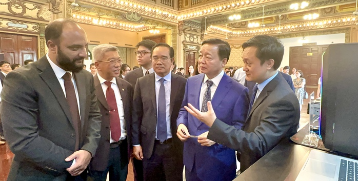TP HCM và tập đoàn AMD ký kết hợp tác phát triển công nghệ cao và AI- Ảnh 1. TP HCM và tập đoàn AMD ký kết hợp tác phát triển công nghệ cao và AI- Ảnh 1.