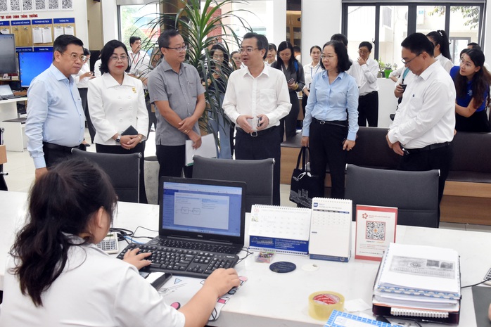 TP HCM thử nghiệm thông suốt chính quyền 2 cấp - Ảnh 2.