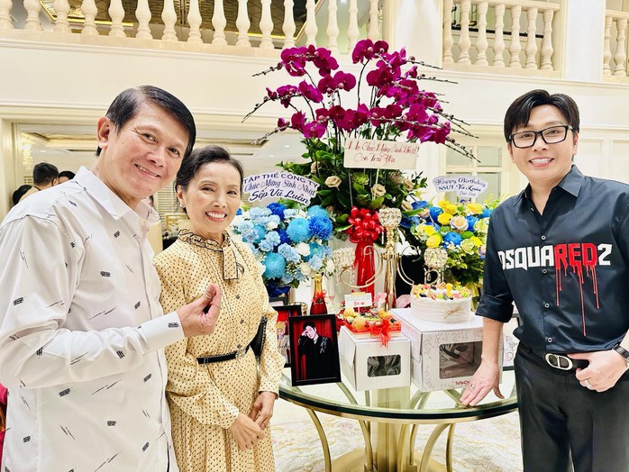 NSƯT Vũ Luân: "Hạnh phúc vì được sống trong yêu thương của khán giả" - Ảnh 5.