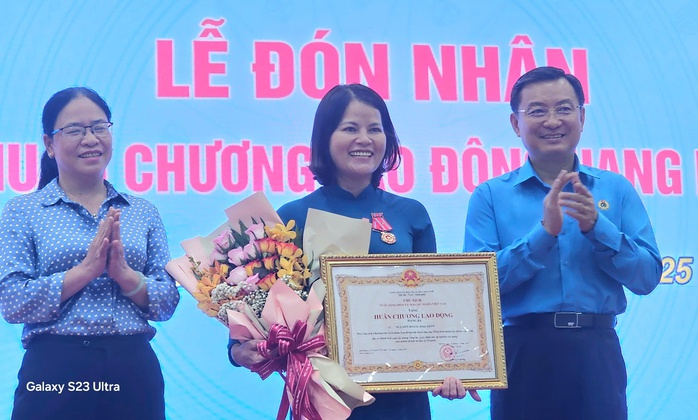 Bình Dương chi hàng trăm tỉ đồng chăm lo cho đoàn viên, người lao động - Ảnh 3.