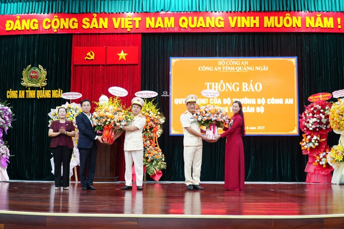 Quảng Ngãi có giám đốc Công an tỉnh 47 tuổi- Ảnh 2. Quảng Ngãi có giám đốc Công an tỉnh 47 tuổi- Ảnh 2.