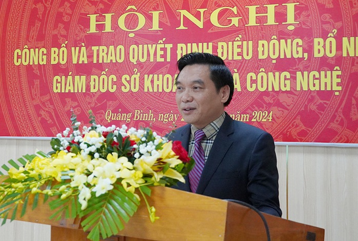 20 cán bộ lãnh đạo tỉnh Quảng Bình xin nghỉ hưu sớm - Ảnh 2. 20 cán bộ lãnh đạo tỉnh Quảng Bình xin nghỉ hưu sớm - Ảnh 2.