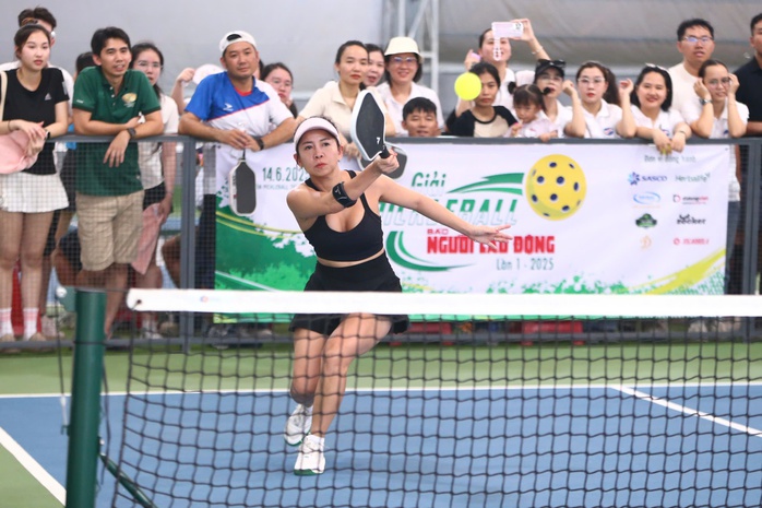 Giải Pickleball Báo Người Lao Động: Diễn viên Bình Minh đi tiếp, Minh Hằng dừng bước- Ảnh 7. Giải Pickleball Báo Người Lao Động: Diễn viên Bình Minh đi tiếp, Minh Hằng dừng bước- Ảnh 7.