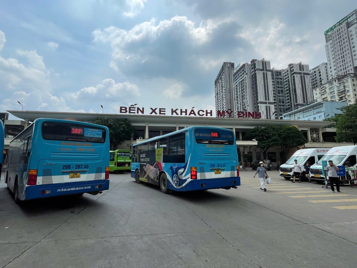 Xác minh tài xế taxi "chặt chém" 4,2 triệu đồng từ bến xe Mỹ Đình ra đầu cao tốc Nội Bài - Lào Cai - Ảnh 2. Xác minh tài xế taxi "chặt chém" 4,2 triệu đồng từ bến xe Mỹ Đình ra đầu cao tốc Nội Bài - Lào Cai - Ảnh 2.