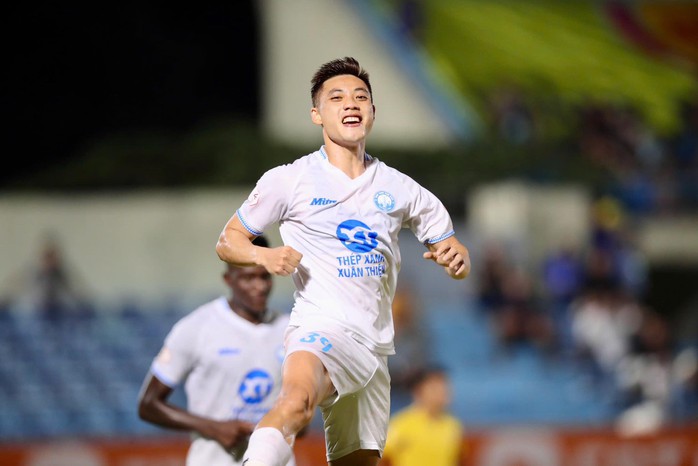 CLB Nam Định bảo vệ thành công "ngôi vương" V-League 2024-2025 - Ảnh 4.