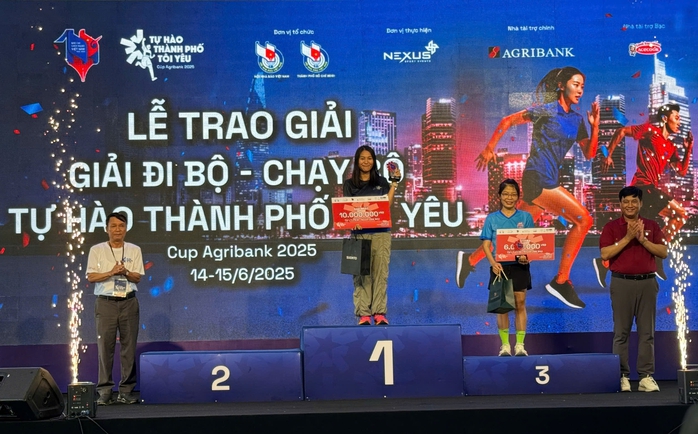 Gần 1.000 người làm báo tham gia giải chạy "Tự hào Thành phố tôi yêu" - Ảnh 4.
