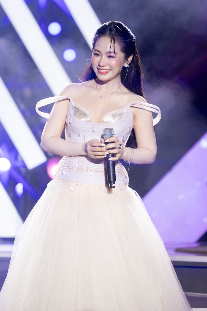 Lương Bích Hữu mang thanh xuân trở lại- Ảnh 1. Lương Bích Hữu mang thanh xuân trở lại- Ảnh 1.