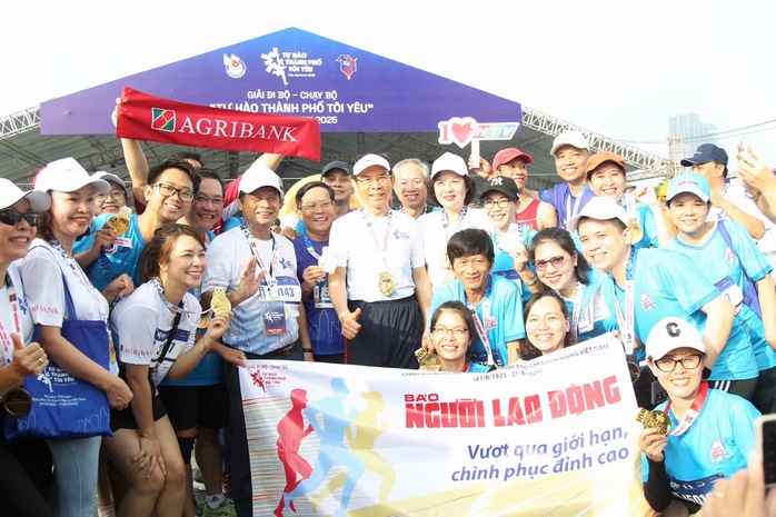 "Tự hào thành phố tôi yêu": Tôn vinh sự đoàn kết, dấn thân- Ảnh 1. "Tự hào thành phố tôi yêu": Tôn vinh sự đoàn kết, dấn thân- Ảnh 1.