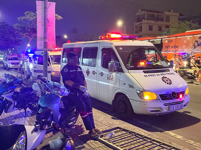 Hai người tử vong trong vụ tai nạn nghiêm trọng ở TP HCM là hai mẹ con- Ảnh 3. Hai người tử vong trong vụ tai nạn nghiêm trọng ở TP HCM là hai mẹ con- Ảnh 3.