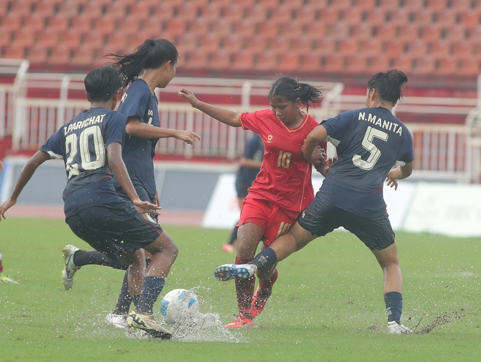 U19 nữ Đông Nam Á: Thái Lan vào chung kết, chờ đấu Việt Nam- Ảnh 3. U19 nữ Đông Nam Á: Thái Lan vào chung kết, chờ đấu Việt Nam- Ảnh 3.