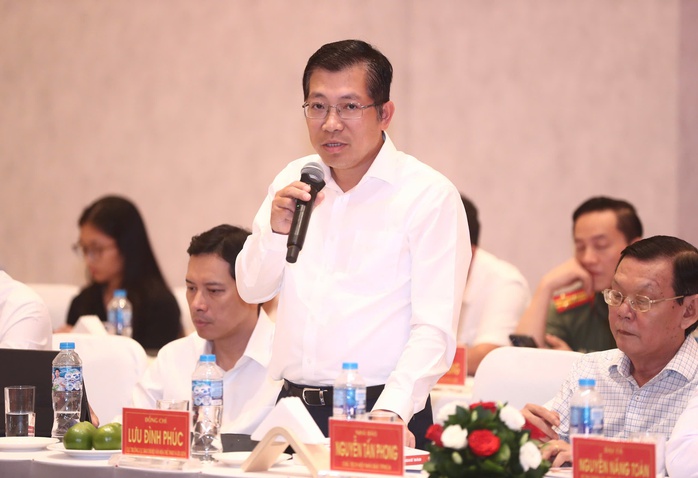 Đề xuất mô hình tổ hợp báo chí, giữ lại những tờ báo có thương hiệu - Ảnh 2.
