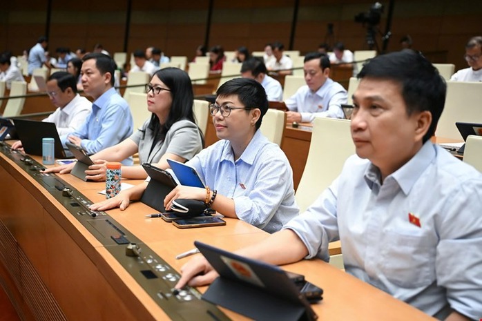 Quốc hội chính thức chốt mức hưởng, thời gian hưởng trợ cấp thất nghiệp- Ảnh 1. Quốc hội chính thức chốt mức hưởng, thời gian hưởng trợ cấp thất nghiệp- Ảnh 1.