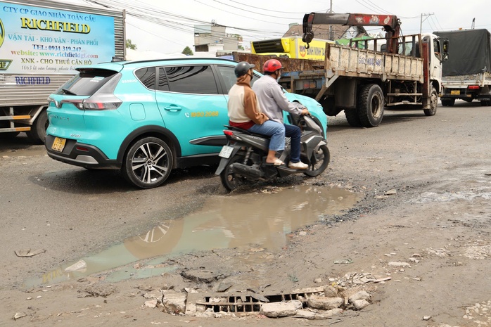 "Con đường thử thách" tái xuất giữa mùa mưa TP Thủ Đức - Ảnh 2.