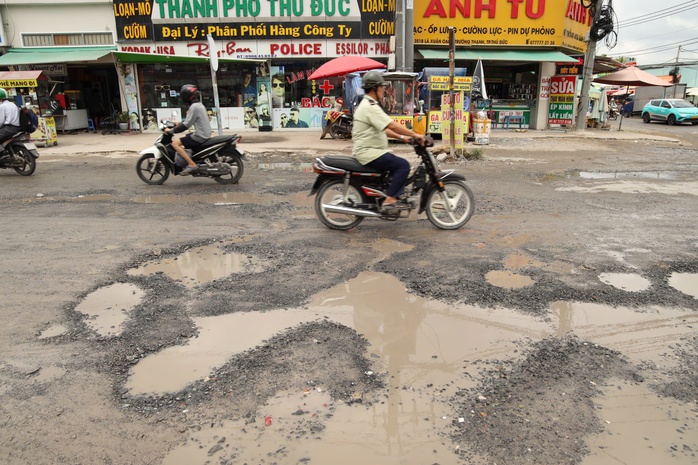 "Con đường thử thách" tái xuất giữa mùa mưa TP Thủ Đức - Ảnh 9.