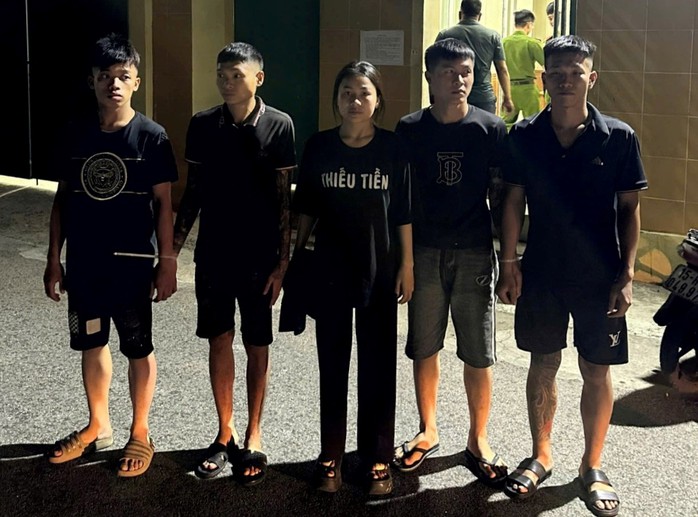 Vụ hàng trăm "quái xế" gây náo loạn thành phố Cảng: Tạm giữ hình sự 15 đối tượng- Ảnh 3. Vụ hàng trăm "quái xế" gây náo loạn thành phố Cảng: Tạm giữ hình sự 15 đối tượng- Ảnh 3.