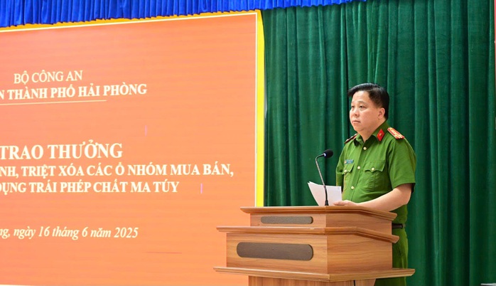 Triệt phá 2 nhóm tội phạm nguy hiểm, thu giữ gần 2,5 kg ma túy và súng đạn- Ảnh 2. Triệt phá 2 nhóm tội phạm nguy hiểm, thu giữ gần 2,5 kg ma túy và súng đạn- Ảnh 2.