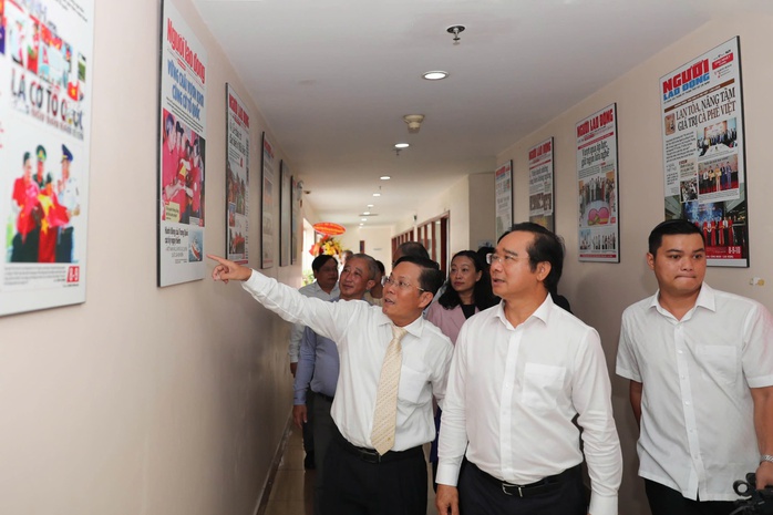 Chủ tịch UBND TP HCM thăm, chúc mừng Báo Người Lao Động - Ảnh 10.