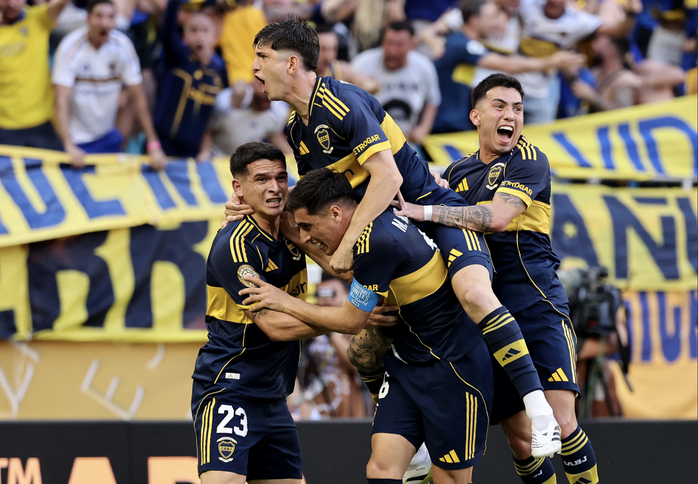 Đại chiến bóng đá Latin, Boca Juniors cầm chân Benfica trận cầu 4 bàn, 3 thẻ đỏ - Ảnh 3.