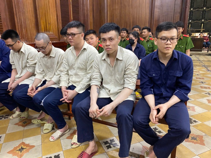 Nhóm nhân viên tài chính ghép ảnh khiêu dâm khách vay để đòi nợ: Hé lộ nhiều thủ đoạn gây sốc - Ảnh 2.