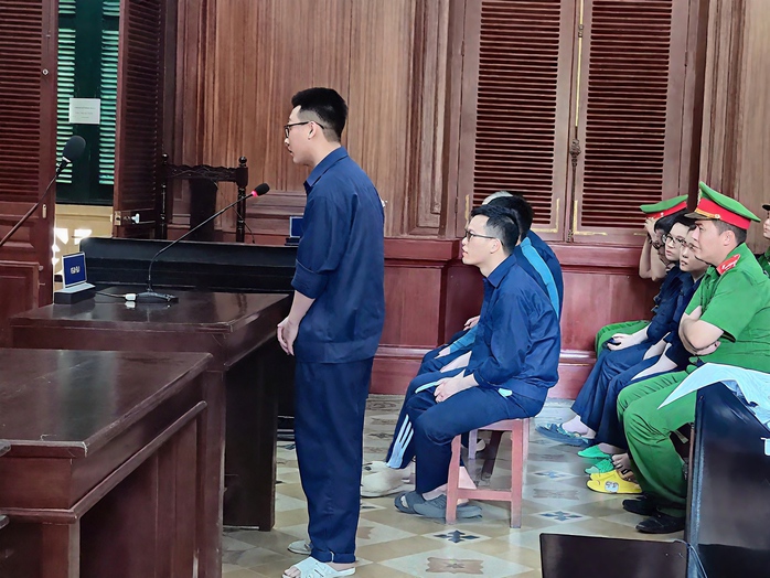 Nhóm nhân viên tài chính ghép ảnh khiêu dâm khách vay để đòi nợ: Hé lộ nhiều thủ đoạn gây sốc - Ảnh 1.