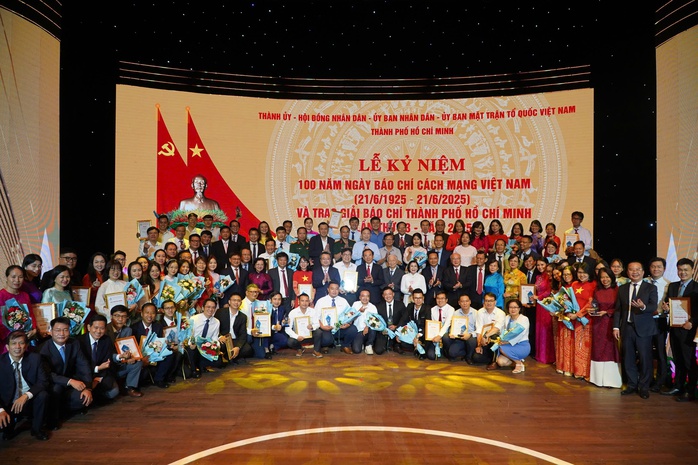 Đội ngũ làm báo TP HCM nỗ lực trở thành người truyền cảm hứng, sứ giả niềm tin trong xã hội - Ảnh 1.