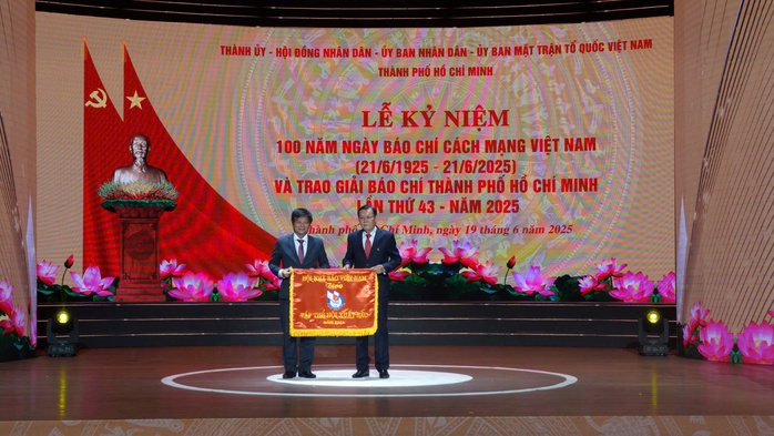 Đội ngũ làm báo TP HCM nỗ lực trở thành người truyền cảm hứng, sứ giả niềm tin trong xã hội - Ảnh 4.