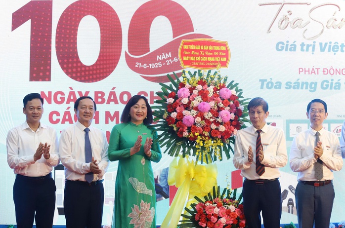 Báo Sài Gòn Giải Phóng trao giải Cuộc thi Tỏa sáng giá trị Việt - Ảnh 1.