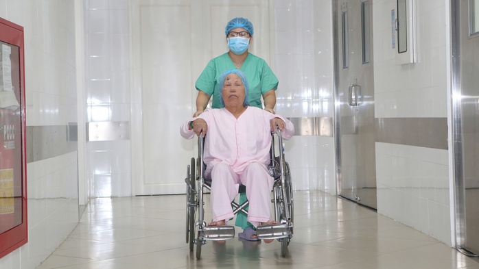 4 bệnh nhân ghép tim, gan và giác mạc từ một người hiến - Ảnh 3.