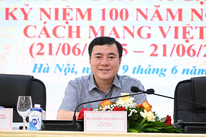 Bộ Công Thương đang phối hợp xử lý vụ một người nổi tiếng trên mạng xã hội bị tố bán hàng lậu- Ảnh 1. Bộ Công Thương đang phối hợp xử lý vụ một người nổi tiếng trên mạng xã hội bị tố bán hàng lậu- Ảnh 1.