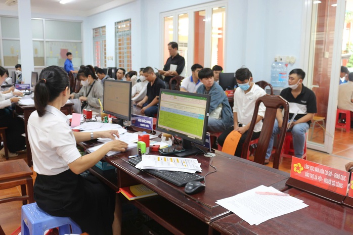 36 xã, phường mới ở Bình Dương đã vận hành như thế nào sau 3 ngày hoạt động?- Ảnh 2. 36 xã, phường mới ở Bình Dương đã vận hành như thế nào sau 3 ngày hoạt động?- Ảnh 2.