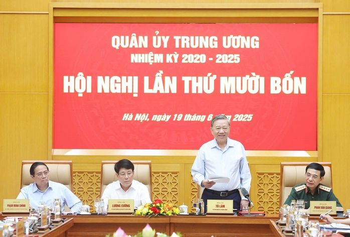 Quân đội, công an phát huy vai trò gương mẫu, đi đầu- Ảnh 1. Quân đội, công an phát huy vai trò gương mẫu, đi đầu- Ảnh 1.