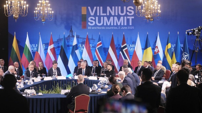 Ukraine lại được “cam kết gia nhập NATO” - Ảnh 1. Ukraine lại được “cam kết gia nhập NATO” - Ảnh 1.