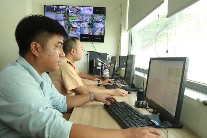 Sát hạch lái xe: Hết thời học mẹo - Ảnh 1.