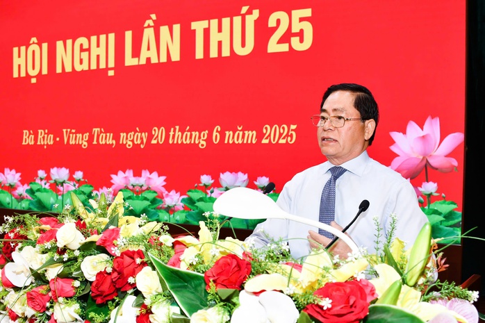 Bí thư Tỉnh ủy Bà Rịa - Vũng Tàu: Giải quyết chế độ cho người xin nghỉ trước 25-6- Ảnh 2.