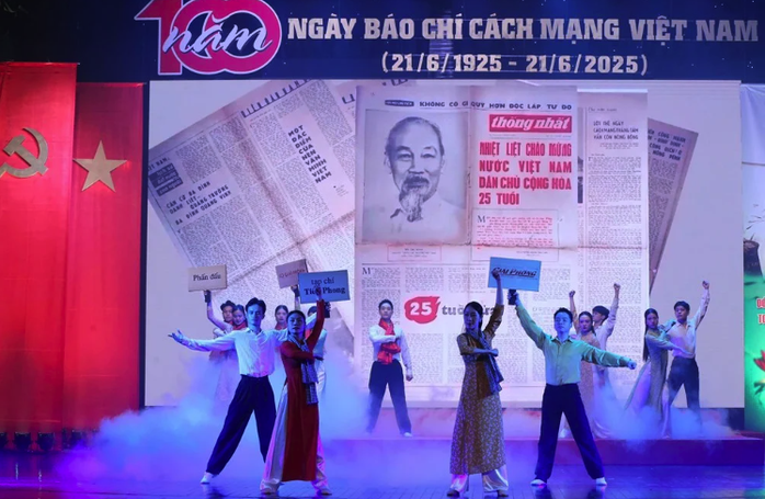 Chương trình nghệ thuật đặc biệt chào mừng 100 năm Ngày Báo chí cách mạng Việt Nam- Ảnh 1. Chương trình nghệ thuật đặc biệt chào mừng 100 năm Ngày Báo chí cách mạng Việt Nam- Ảnh 1.